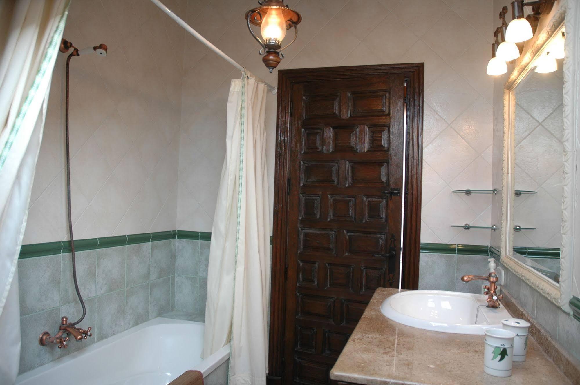 Casa Rural De Estilo Rustico Con Spa อัลมาโกร ภายนอก รูปภาพ